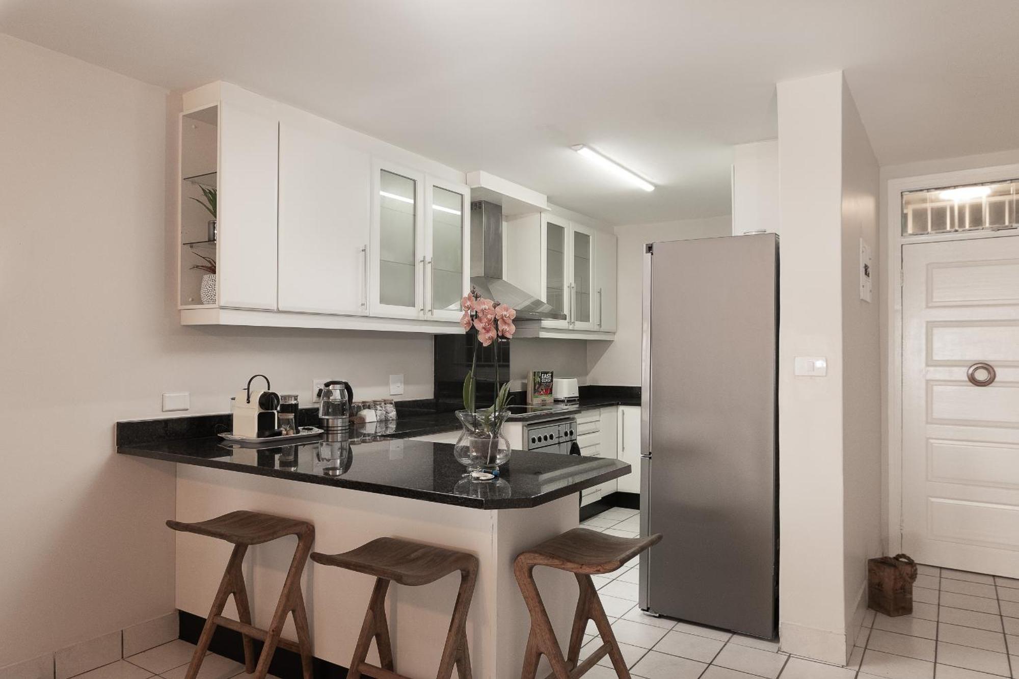 Skiathos At Beachfront Apartments In Shakas Rock Балито Екстериор снимка