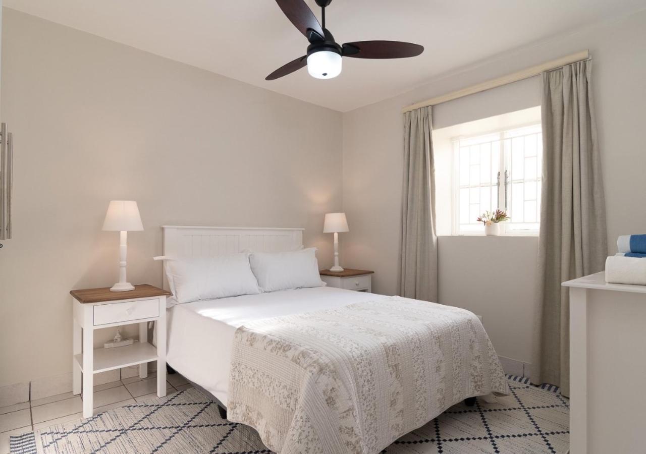Skiathos At Beachfront Apartments In Shakas Rock Балито Екстериор снимка